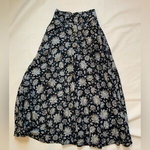 Vintage Black and Cream 100% Cotton Flannel Floral A-Line Maxi Skirt XXS